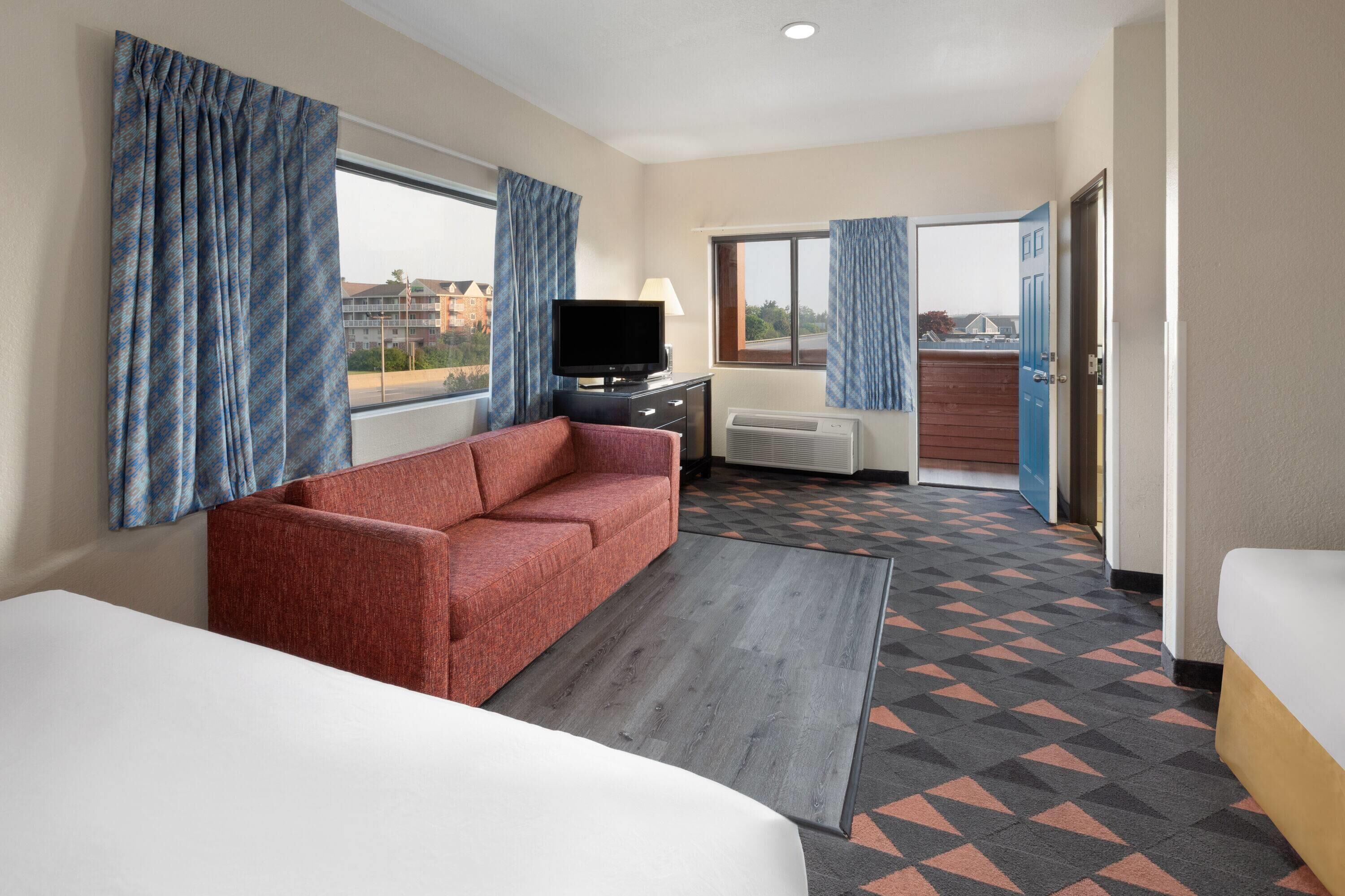 Room, Multiple Beds, Non Smoking (Bridge View) | Desk, iron/ironing board, cribs/infant beds, free WiFi