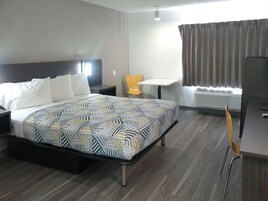 Habitación estándar, 1 cama de matrimonio, accesible para personas con discapacidad, no fumadores | Cortinas opacas, wifi gratis, despertador y ropa de cama
