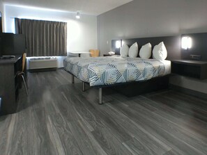 Standard Room, 1 King Bed, Non Smoking | Blackout drapes, free WiFi, bed sheets, alarm clocks - Motel 6 Winslow, AZ (Winslow)