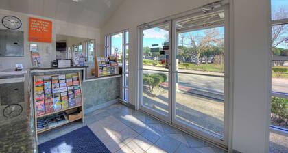 Motel 6 Kerrville, TX