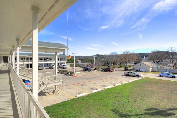 Rooftop terrace - Motel 6 Kerrville, TX (Kerrville)