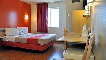 Tallelokero huoneessa, ilmainen Wi-Fi, vuodevaatteet