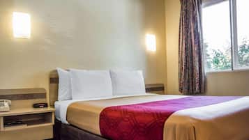 Standard Room, 1 Queen Bed, Non Smoking | Desk, iron/ironing board, free cribs/infant beds, free WiFi