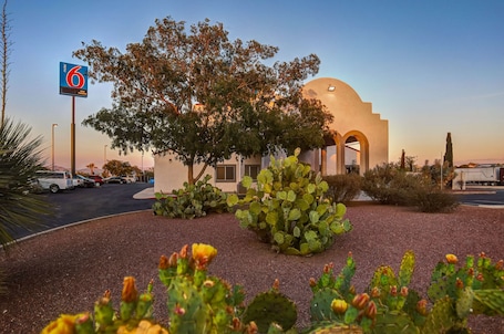 Exterior. Motel 6 Benson, AZ