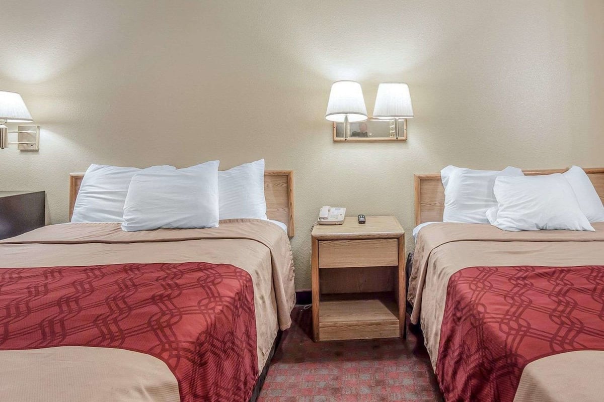 Standard Room, 2 Queen Beds, Non Smoking | Desk, cots/infant beds, rollaway beds, free WiFi