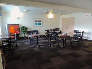 Meeting facility - Motel 6 Seaside, OR (Seaside)