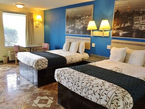 Desk, rollaway beds, free WiFi, bed sheets - Americas Best Value Inn Beaumont, TX (Beaumont)