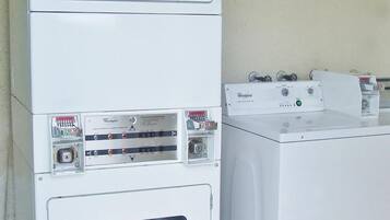 Trung tâm thể thao