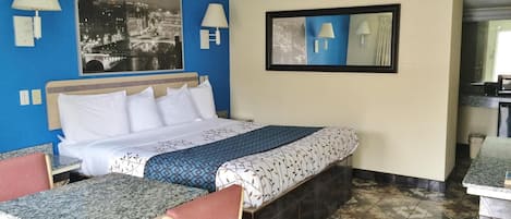 Bureau, lit d’appoint (supplément), accès au Wi-Fi (inclus)