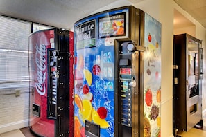 Vending machine - Motel 6 Washington, DC (Washington)