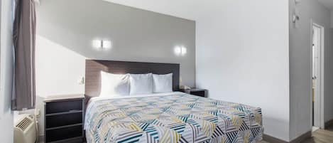 In-room safe, laptop workspace, blackout curtains