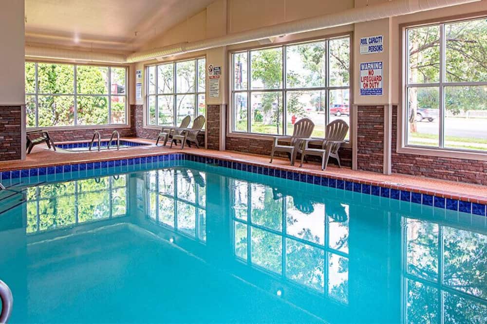 Seasons Inn Traverse City