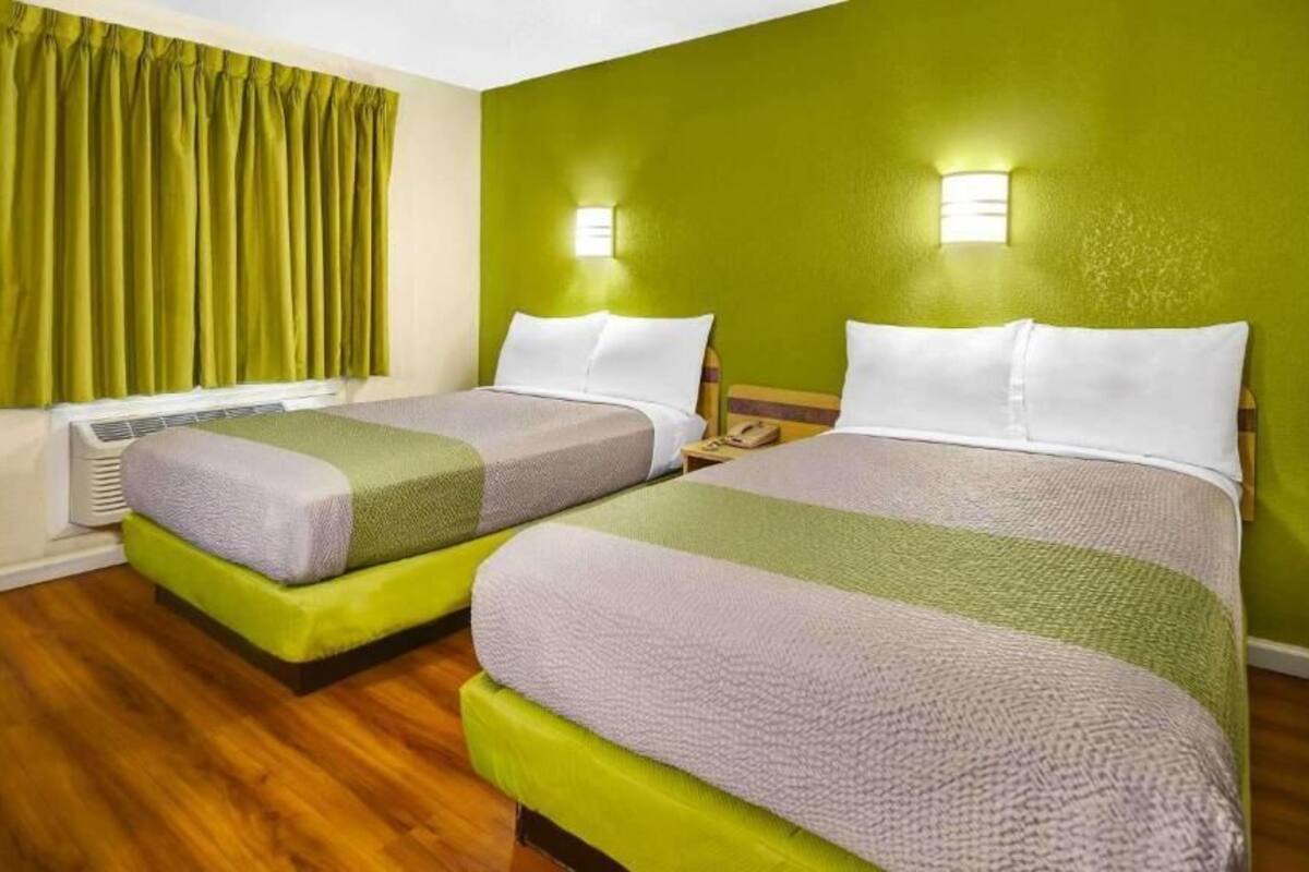 Kamar Standar | Wi-Fi gratis dan seprai linen