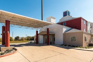 Exterior - Motel 6 San Antonio, TX - Downtown - Alamo Dome (San Antonio)