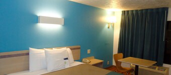 Motel 6 Columbus, MS