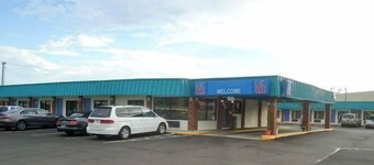 Motel 6 Columbus, MS