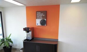 Interior - Motel 6 Columbus, MS (Columbus)