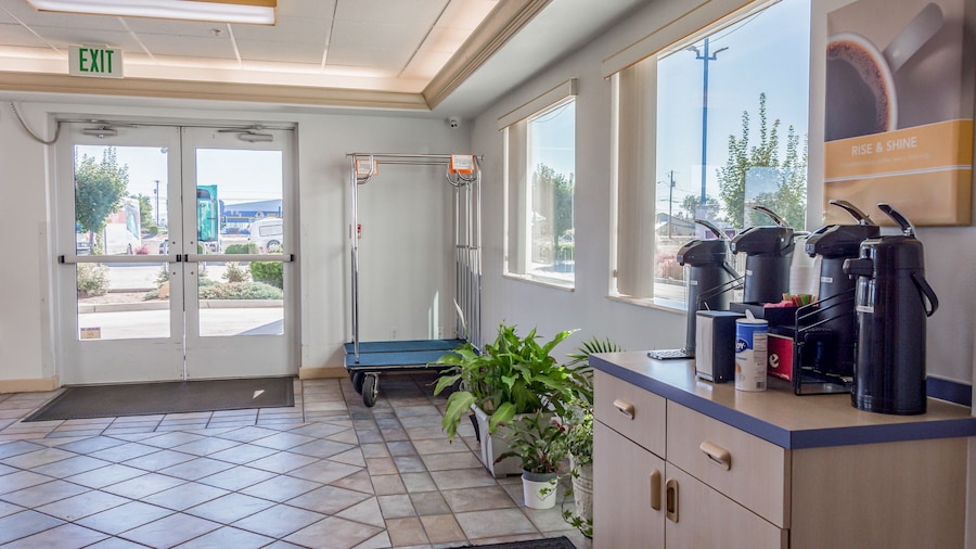 Motel 6 Redmond, OR