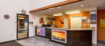 Motel 6 Waterloo, IA