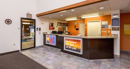 Motel 6 Waterloo, IA