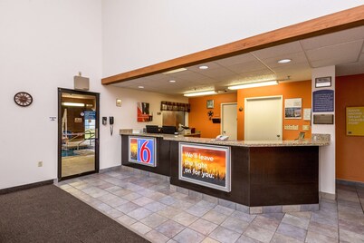 Motel 6 Waterloo, IA