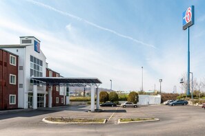 ด้านหน้าที่พัก