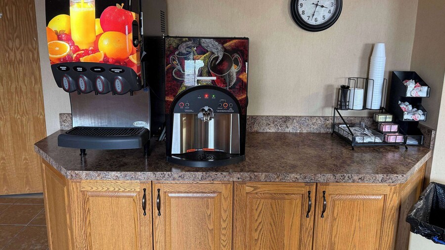 Super 8 by Wyndham Cozad