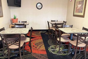 Free daily continental breakfast