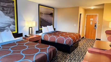 Escritorio, wifi gratis y ropa de cama