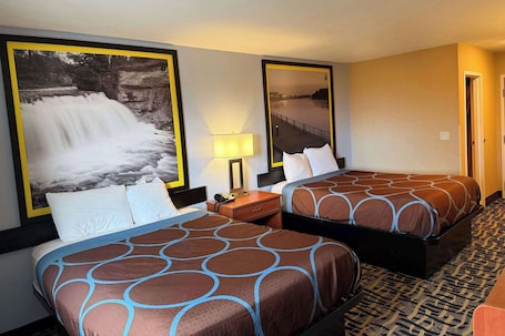 Desk, free WiFi, bed sheets. Super 8 by Wyndham Cozad