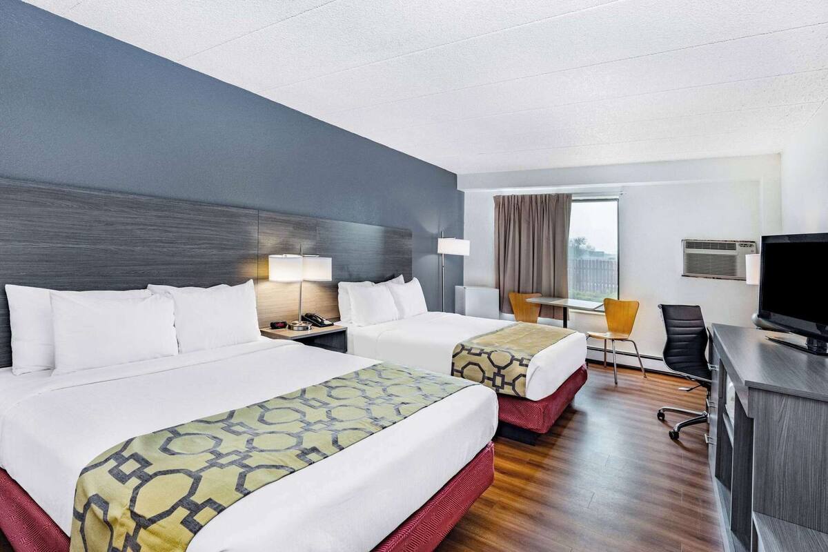High-speed internet, alarm clocks, bed sheets