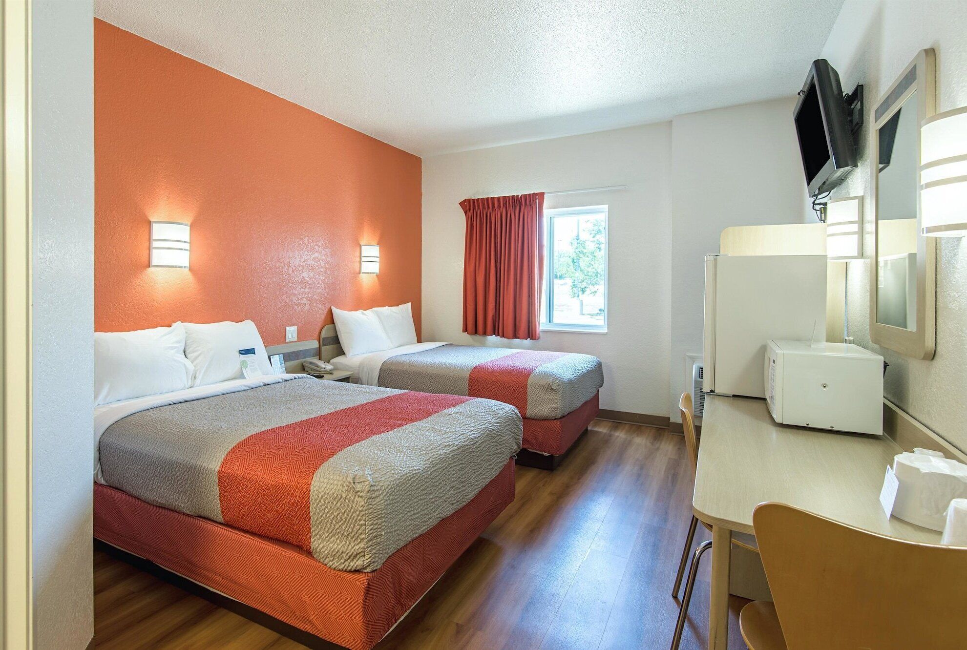 Individually furnished, desk, blackout curtains, free WiFi