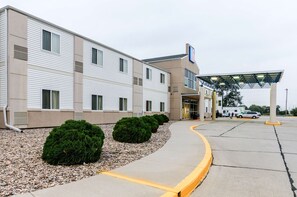 Front of property - Motel 6 Kearney, NE (Kearney)