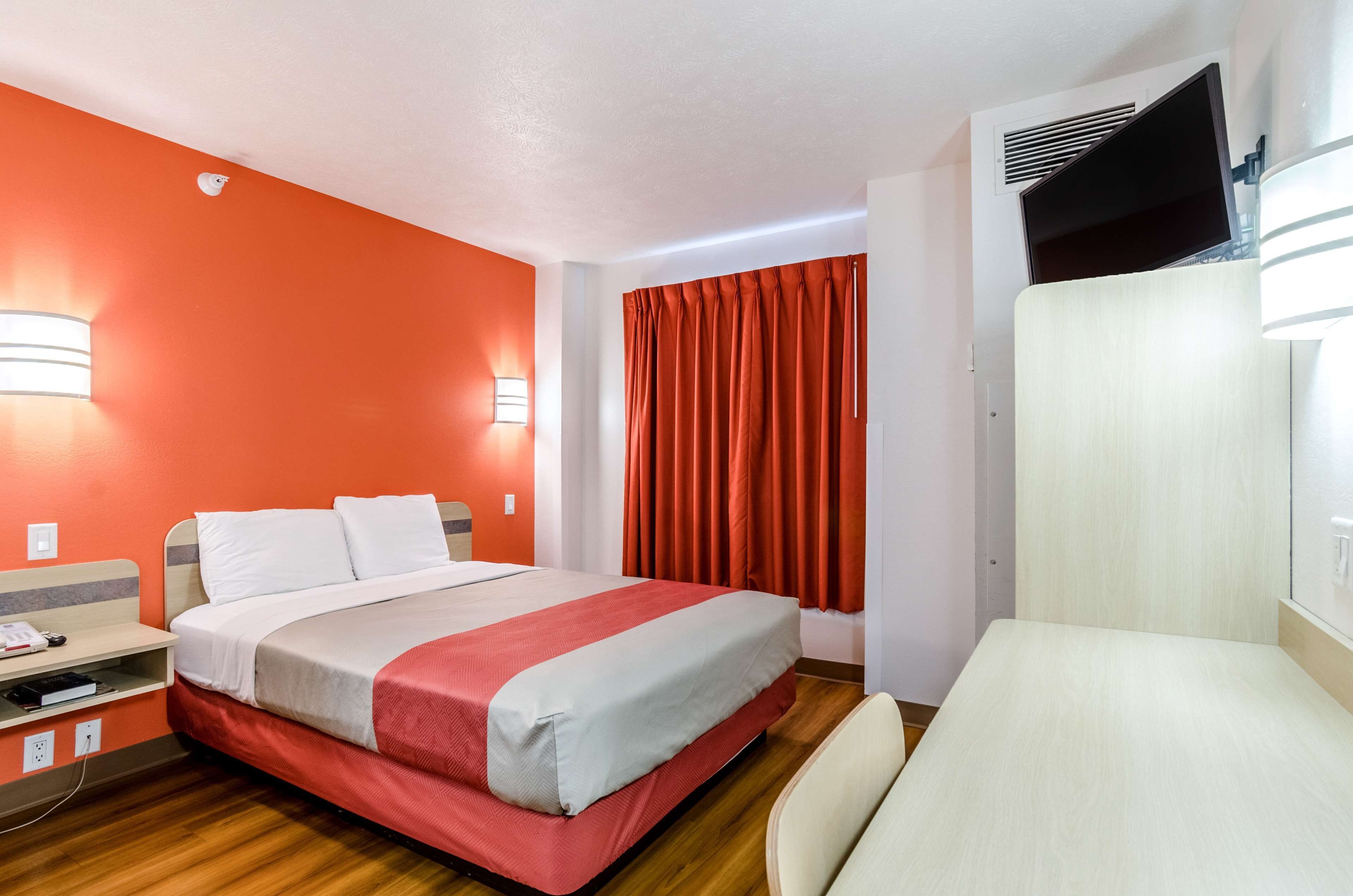 Desk, free WiFi, bed sheets