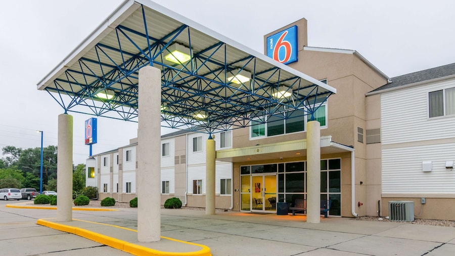 Motel 6 Kearney, NE