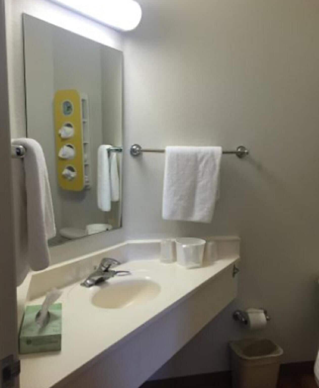 Combined shower/tub, hair dryer (on request), towels