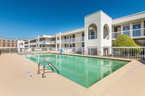 Motel 6 Newnan, GA
