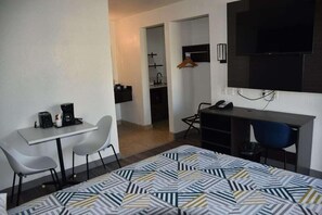 Chambre Deluxe, 1 lit double, non-fumeur, coin cuisine | Coin séjour