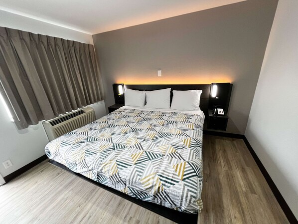 Cortinas opacas, wifi gratis, ropa de cama