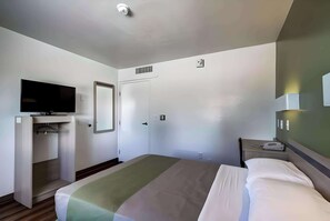 Free WiFi, bed sheets - Econo Lodge Midvale (Midvale)