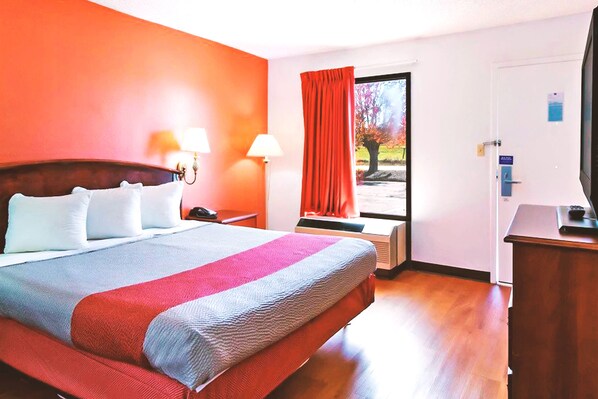 Zimmer, 1 King-Bett, Nichtraucher | Zimmersafe, Schreibtisch, schallisolierte Zimmer, Bügeleisen/Bügelbrett