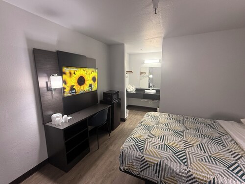 Motel 6 Des Moines, IA - North