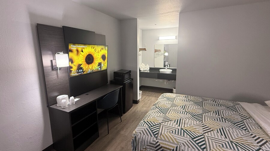 Motel 6 Des Moines, IA - North