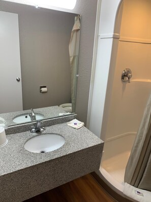 Shower, towels