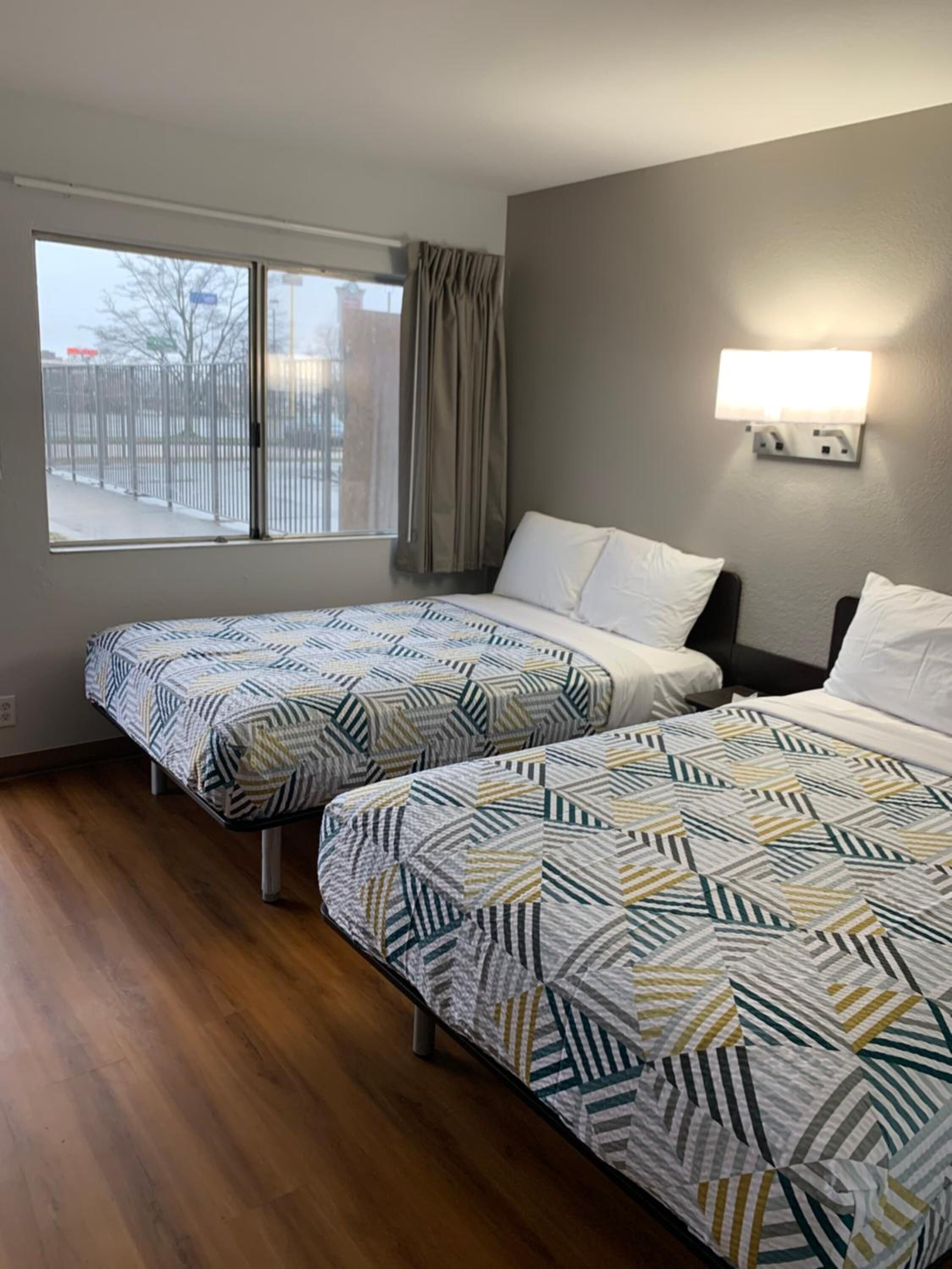 High-speed internet, bed sheets