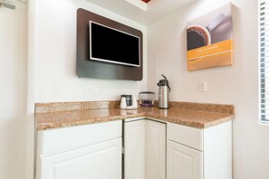 Coffee service - Motel 6 Dayton, OH (Dayton)