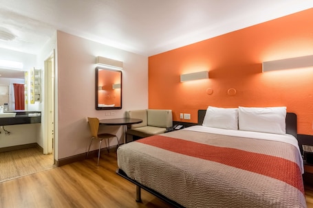 Desk, free WiFi, bed sheets