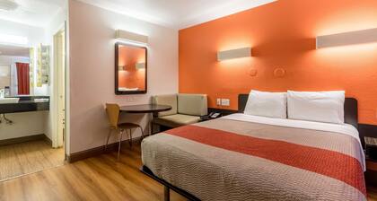 Motel 6 Garland, TX - Dallas