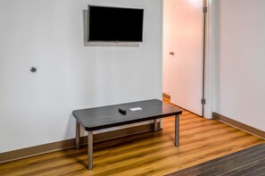 Free WiFi, bed sheets - North Charleston Lodge (North Charleston)