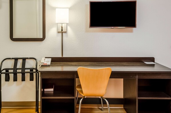 Free WiFi, bed sheets - North Charleston Lodge (North Charleston)